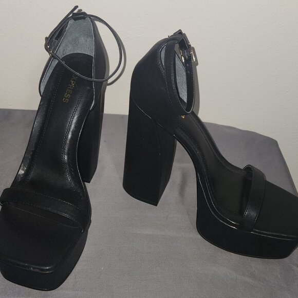 Express Ladies Black High Heels - Picture 4 of 10